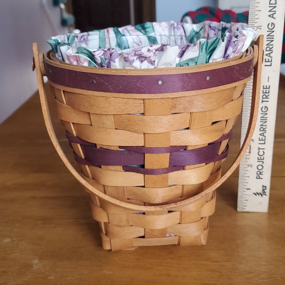 Longaberger 1994 May Series lilac basket - Picture 11 of 13